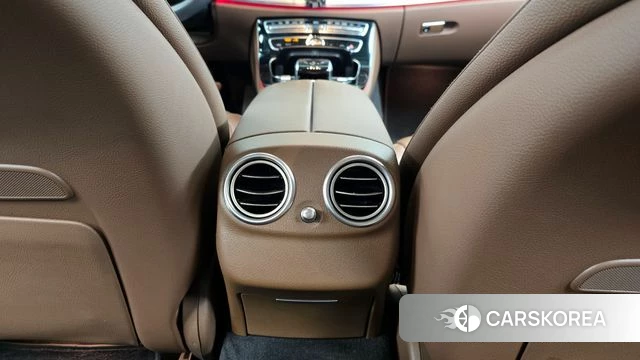 Mercedes-Benz E-Class W213 id 4268645 из Кореи 24