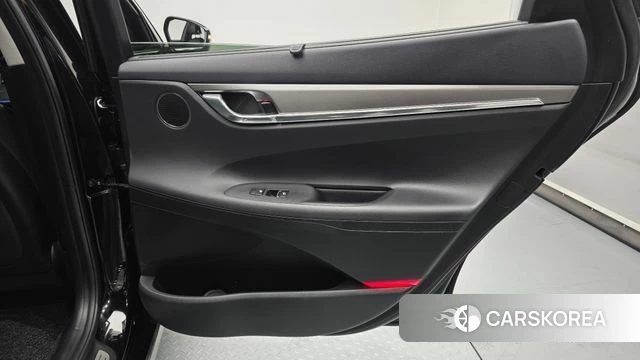 Hyundai The New Grandeur IG Hybrid id 4433580 из Кореи 24