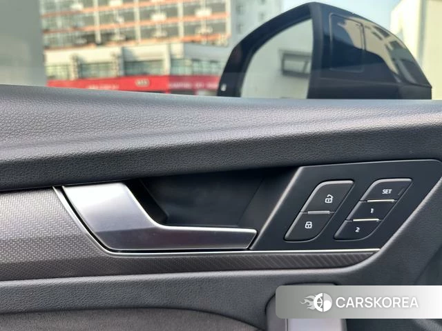 Audi Q5L Sportback id 4213168 из Китая 24