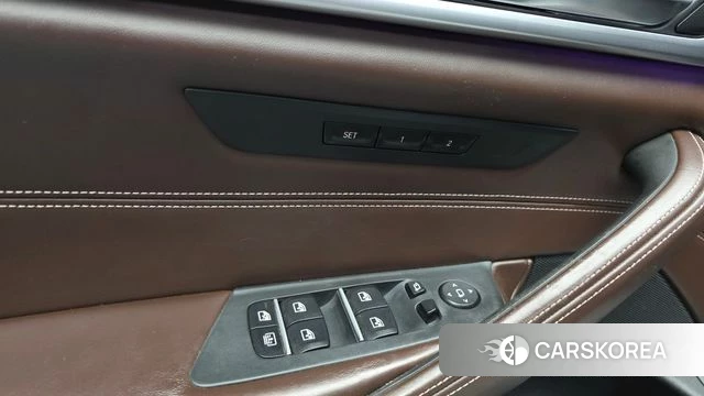 BMW 5 Series (G30) id 4689181 из Кореи 24
