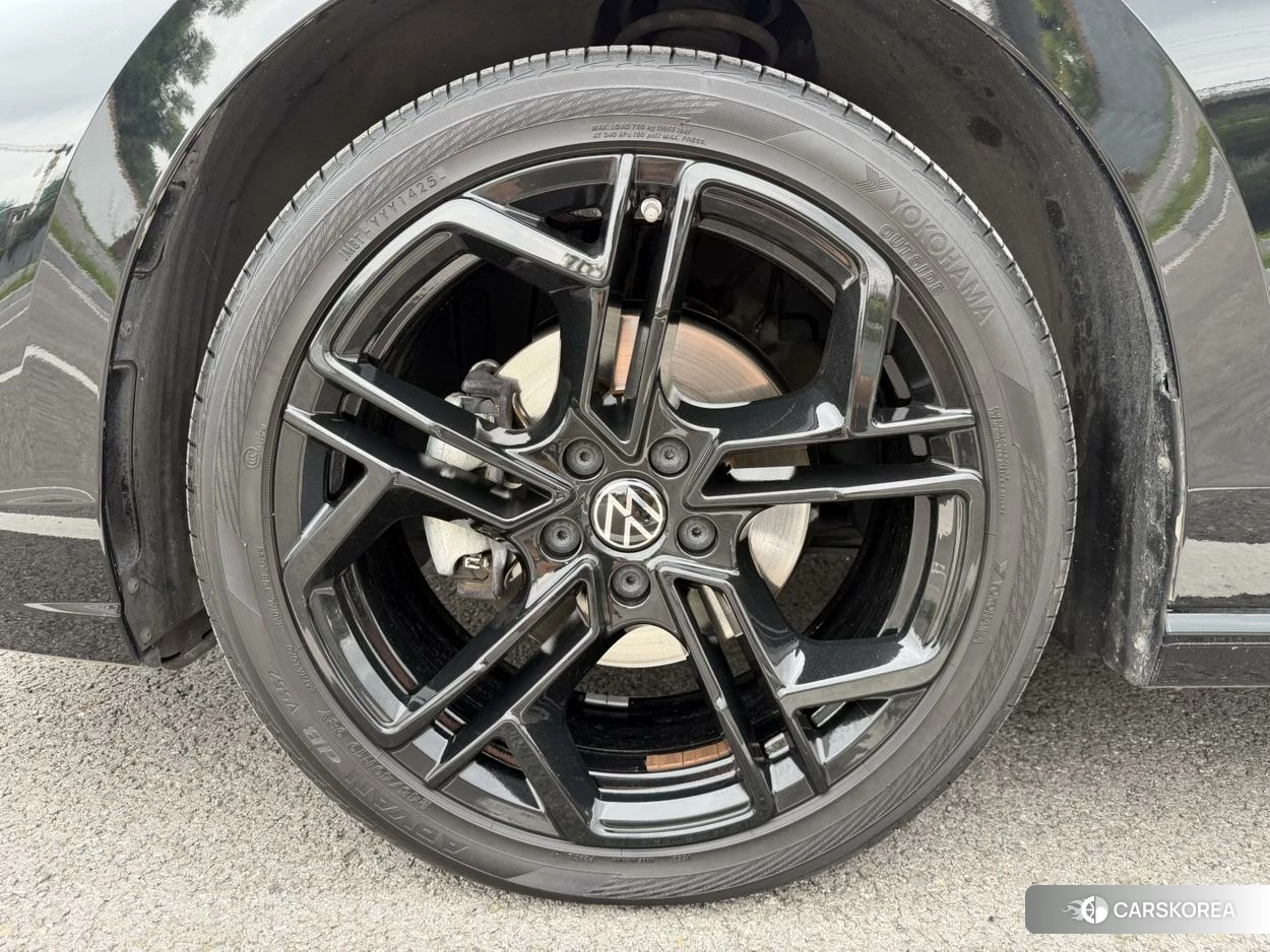 Volkswagen Passat id 4498542 из Китая 24