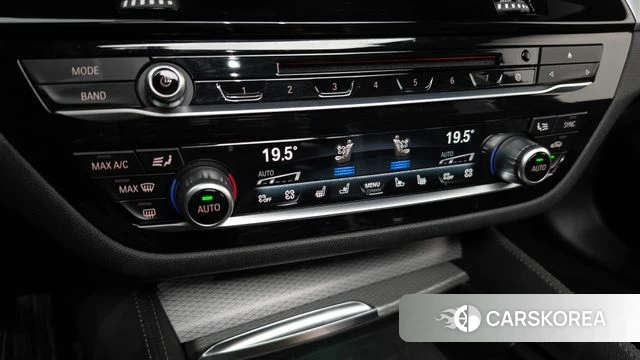 BMW 5 Series (G30) id 4849978 из Кореи 24