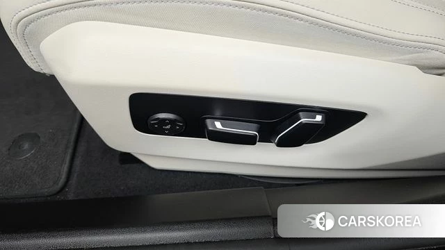 BMW 5 Series (G60) id 4686654 из Кореи 24