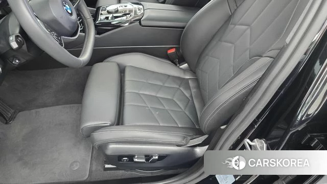 BMW 5 Series (G60) id 4687069 из Кореи 24