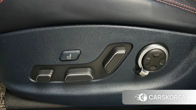 Genesis GV70 id 4501305 из Кореи 24