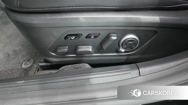 Hyundai Grandeur (GN7) id 4636054 из Кореи 24