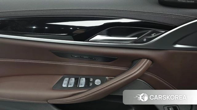 BMW 5 Series (G30) id 4834841 из Кореи 24