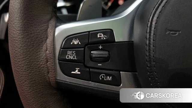 BMW 5 Series (G30) id 4197190 из Кореи 24