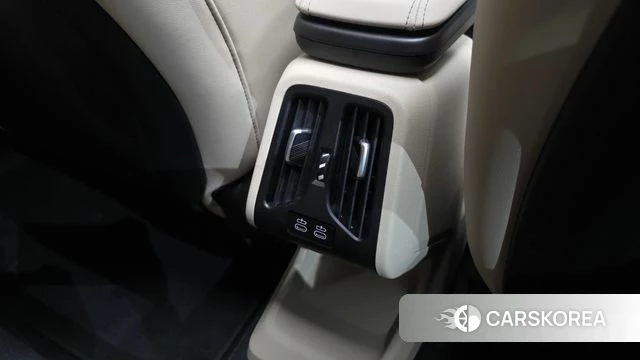 BMW X1 (U11) id 4904383 из Кореи 24