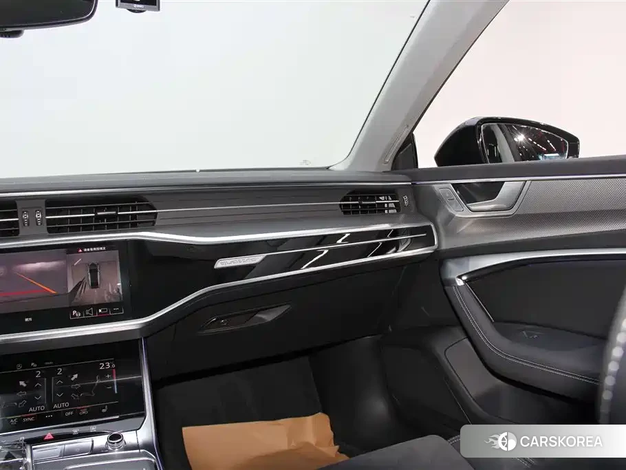 Audi A7L id 4649395 из Китая 24