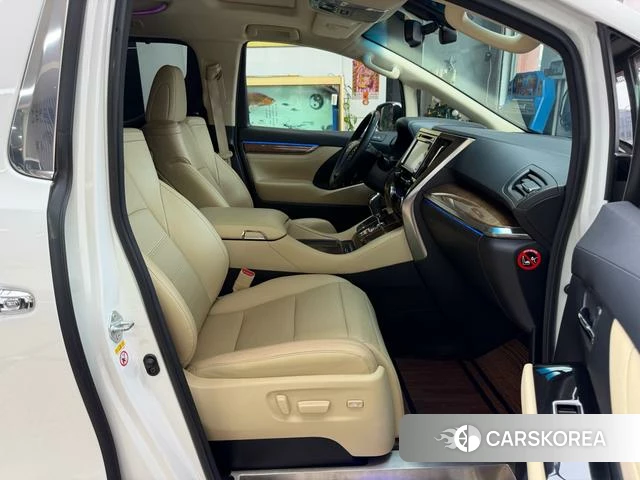 Toyota Elfa id 4208968 из Китая 24