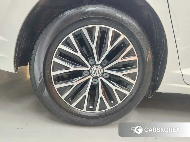 Volkswagen Sagitar id 4348695 из Китая 24