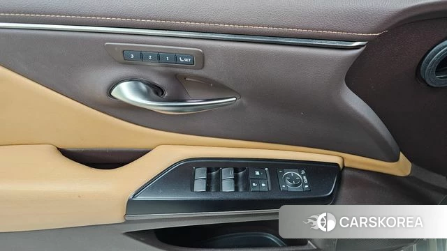Lexus ES300h 7th generation id 4269277 из Кореи 24