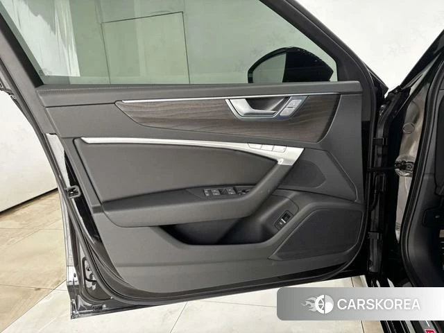 Audi A6L id 4278432 из Китая 24