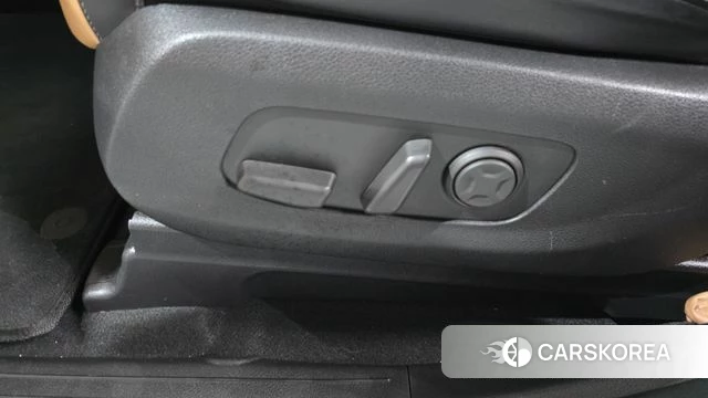 Kia Carnival 4th generation id 4646888 из Кореи 24