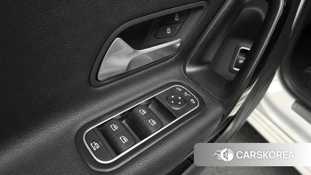 Mercedes-Benz A-Class W177 id 4402850 из Кореи 24