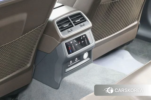Audi A7L id 4298106 из Китая 24