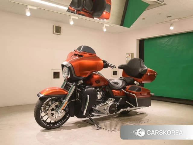 Harley-Davidson Street Glide FLHXSE1920 CVO id 3947960 из Японии 24