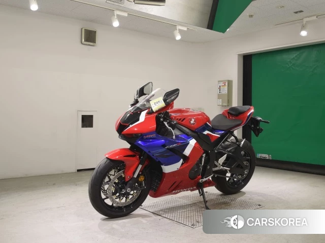 Honda CBR1000RR-R FIREBLADE id 3949952 из Японии 24