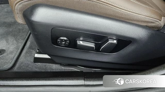 BMW 5 Series (G60) id 4493824 из Кореи 24