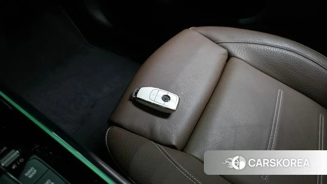 Mercedes-Benz GLA - Class H247 id 4356162 из Кореи 24