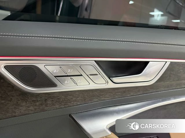 Audi A6L id 4279246 из Китая 24