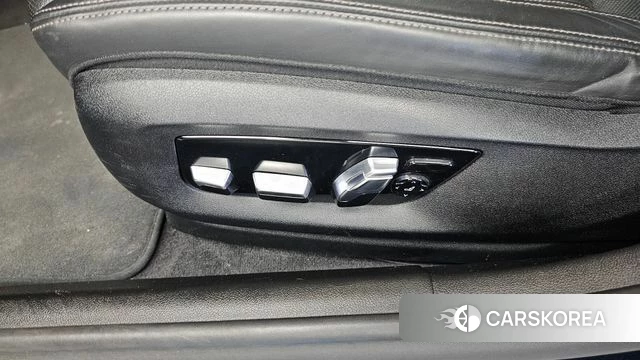 BMW 5 Series (G30) id 4641933 из Кореи 24