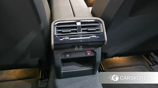 BMW 5 Series (G60) id 4629970 из Кореи 24