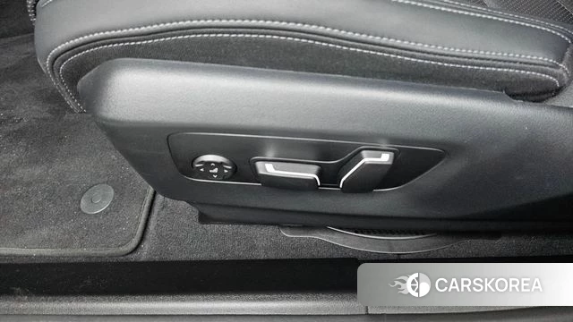BMW 5 Series (G60) id 4686402 из Кореи 24