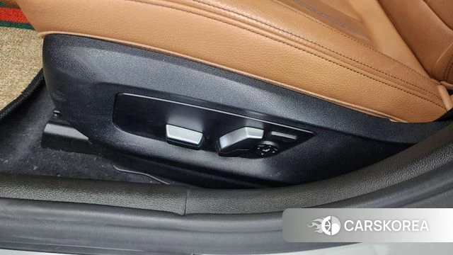 BMW 5 Series (G30) id 4471813 из Кореи 24