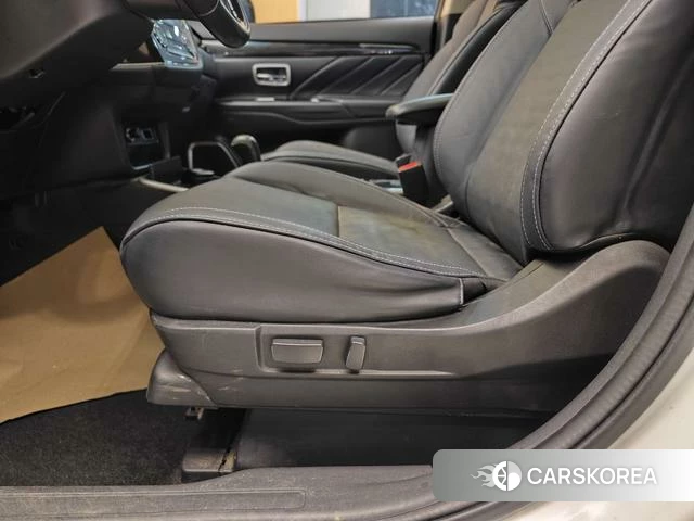 Mitsubishi  Outlander id 4221388 из Китая 24