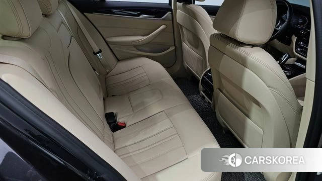 BMW 5 Series (G30) id 4732379 из Кореи 24