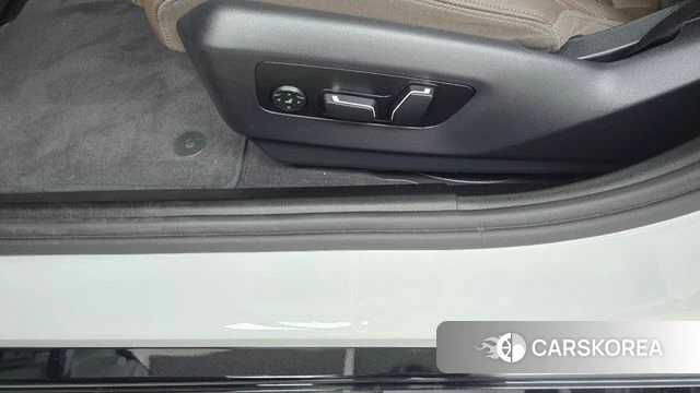 BMW 5 Series (G60) id 4778459 из Кореи 24