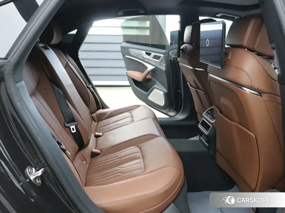 Audi A7L id 4601926 из Китая 24