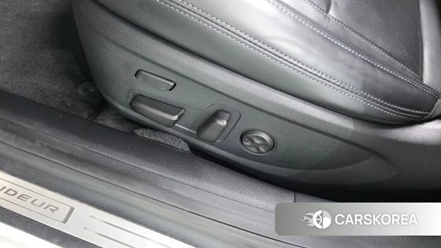 Hyundai The New Grandeur IG Hybrid id 4637361 из Кореи 24