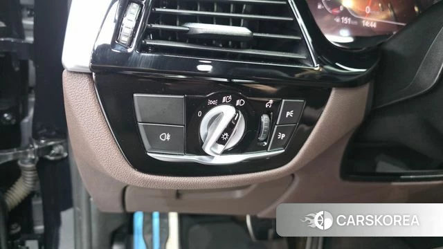 BMW 5 Series (G30) id 4566735 из Кореи 24