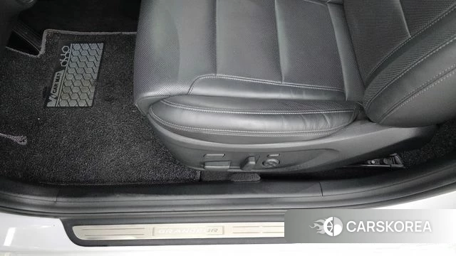 Hyundai The New Grandeur IG id 4501181 из Кореи 24