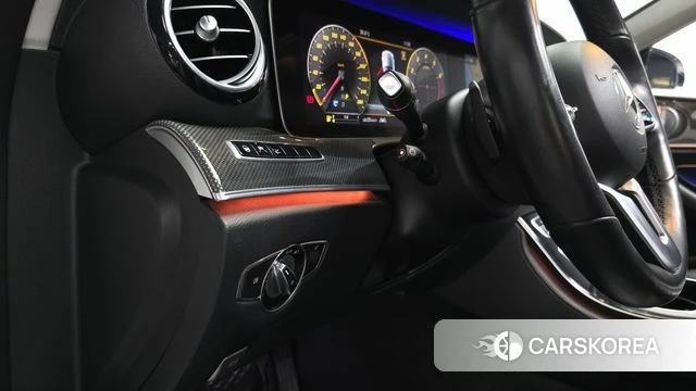 Mercedes-Benz E-Class W213 id 4609914 из Кореи 24