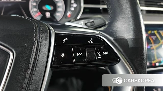 Audi A8 (D5) id 4614122 из Кореи 24