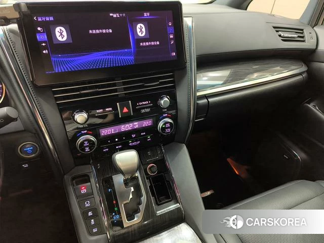 Lexus LM id 4291449 из Китая 24