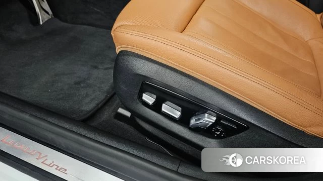 BMW 5 Series (G30) id 4855960 из Кореи 24