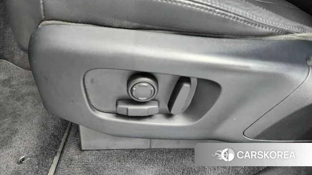 Land Rover Discovery 5 id 4610161 из Кореи 24