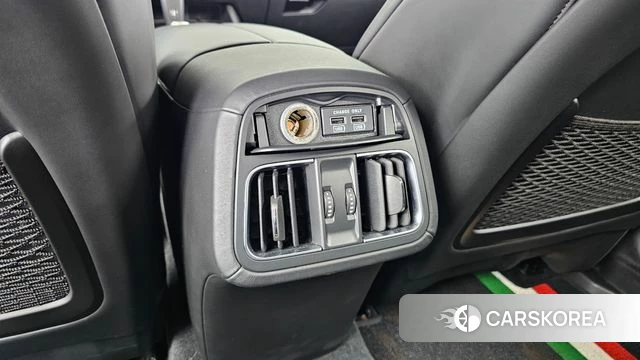 Maserati Levante id 4490116 из Кореи 24