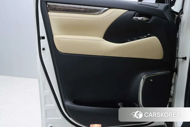 Toyota Elfa id 4239181 из Китая 24