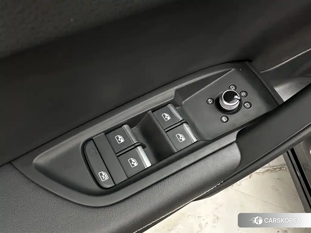 Audi Q5L id 4577416 из Китая 24