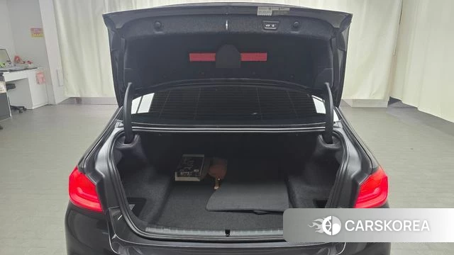 BMW 5 Series (G30) id 4196664 из Кореи 24