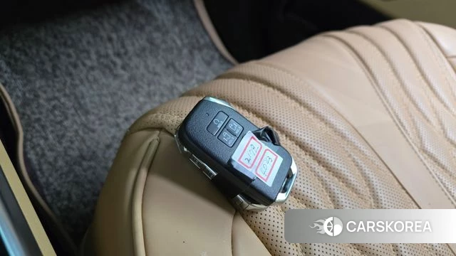 Kia Carnival 4th generation id 4223082 из Кореи 24