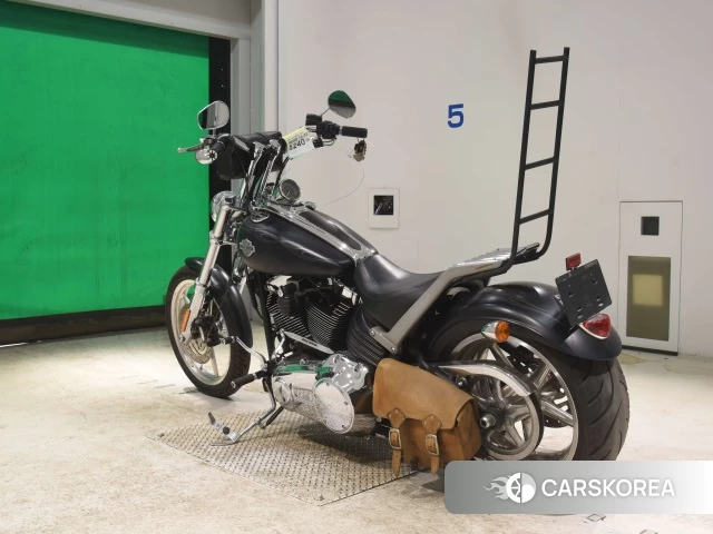 Harley-Davidson Rocker C FXCWC1580 id 3945802 из Японии 23