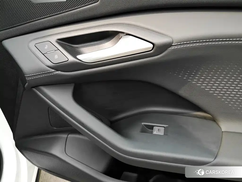 Audi Q6L id 4515283 из Китая 24