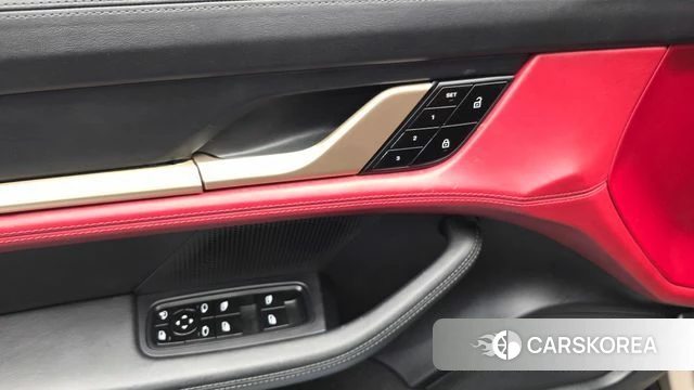 Porsche Taycan id 4864548 из Кореи 24
